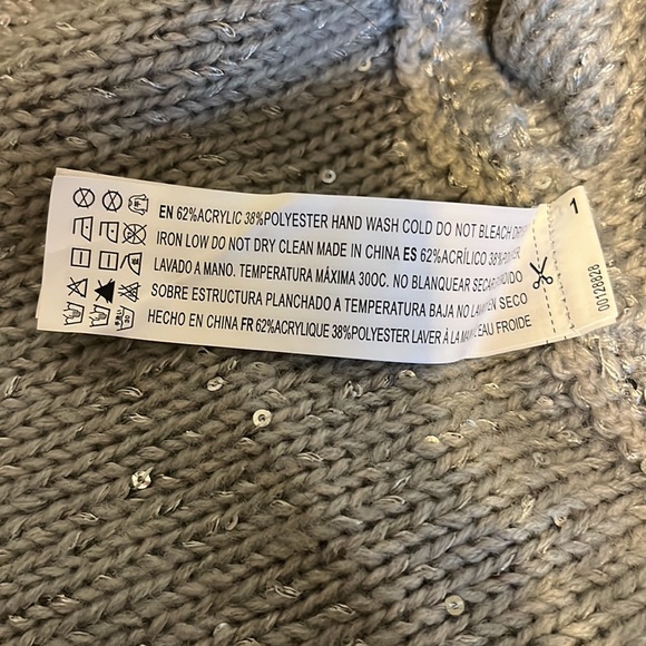 NWT Forever 21 Sequin Crew-Neck Long Sleeve Sweater, Silver Gray | S - Picture 13 of 14